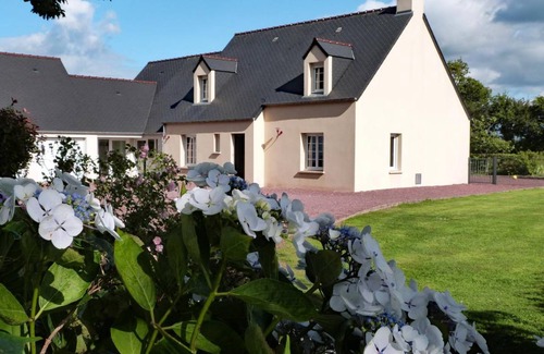 Yvetot-Bocage Cottage | 188 m² Cabin ∙ 6 bedrooms ∙ 12 guests
