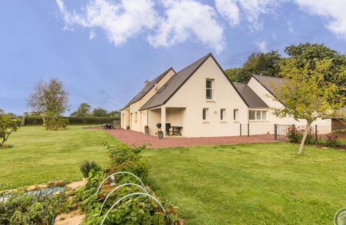 Yvetot-Bocage Cottage | 188 m² Cabin ∙ 6 bedrooms ∙ 12 guests