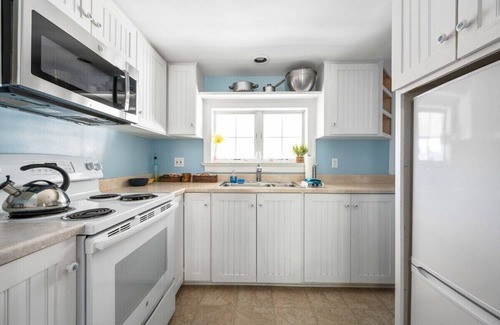 Ellenville House | 1880's Farmhouse, W/Private stream & Hot Tub