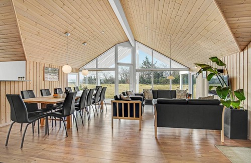 Nr. Lyngby House | 189 m² House ∙ 5 bedrooms ∙ 14 guests