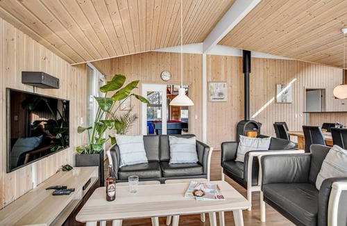 Nr. Lyngby House | 189 m² House ∙ 5 bedrooms ∙ 14 guests