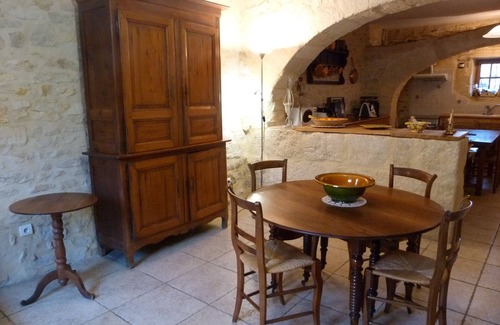 Souvignargues Cottage | 18th c. post house in Gard stone, sleeps 8 to 10. Exceptional