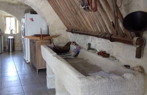 Souvignargues Cottage | 18th c. post house in Gard stone, sleeps 8 to 10. Exceptional