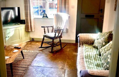Snitterfield House | 18th Century Cottage in Stratford Upon Avon