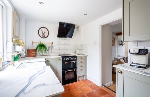 Cirencester House | 18th Century Cottage in Cirencester with Garden