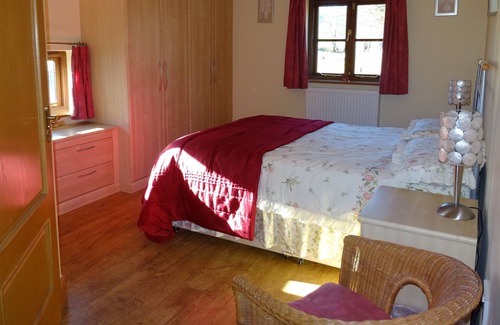 Llanuwchllyn Cottage | 18th Century Quaint Cottage with private lake access, Bala, Snowdonia, N. Wales