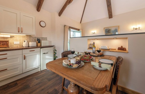 Brazzacott House | 18th century barn couple's retreat in beautiful Devon countryside