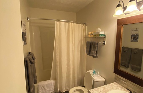 Cooksburg Apartment | 19-Americana Room