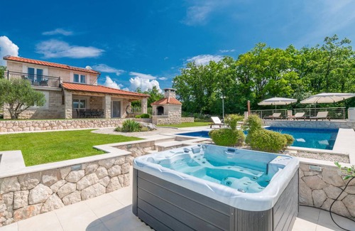 Kamenmost House | 190 m² House ∙ 3 bedrooms ∙ 8 guests
