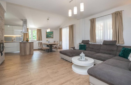 Kamenmost House | 190 m² House ∙ 3 bedrooms ∙ 8 guests