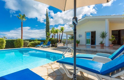 Latchi Villa | 190 m² Villa ∙ 3 bedrooms ∙ 6 guests