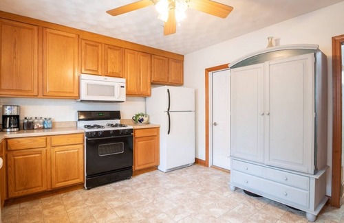 Morton House | 1925 Craftman style home close to downtown Morton