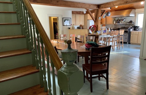 Westport House | 1935, 3 season pet -friendly, family-friendly lakeside home, on 1.8 acres
