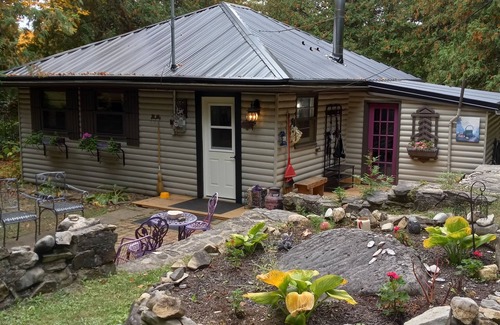 Coboconk Cottage | 1950's Romantic & Whimsical Cottage
