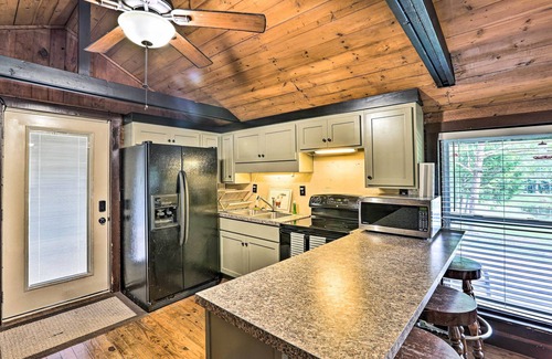 Talladega Cabin | 1950's Serenity Pond Cabin w/View: Peace & Quiet!