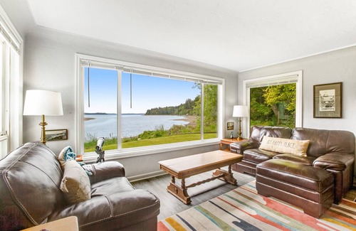 Lakebay House | 197 m² House ∙ 4 bedrooms ∙ 8 guests