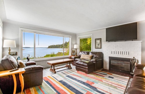 Lakebay House | 197 m² House ∙ 4 bedrooms ∙ 8 guests