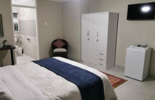 Secunda House | 19th on Bloekom Guesthouse