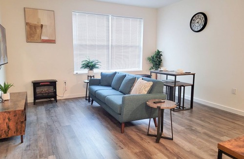 Bound Brook Apartment | 1bd/1ba in Historic Bound Brook
