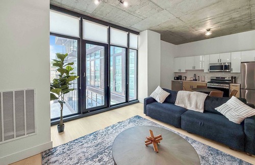 Olde Kensington Apartment | 1BD NoLibs Retreat | Sleeps 4 | Modern & Bright
