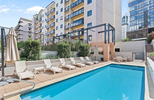 West Perth Apartment | 1BDR Perth - Tennis court, Gym and Pool