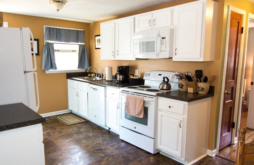 Shelby Hills Apartment | 1Bed/1Bath In East Nashville With 250 5* Reviews On Another Site (Apt B)