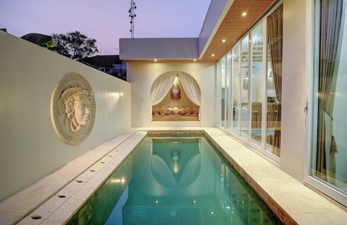 Sunset Road Villa | 1Bedroom Luxury Villa with a Private Pool and Bathtub in Kuta