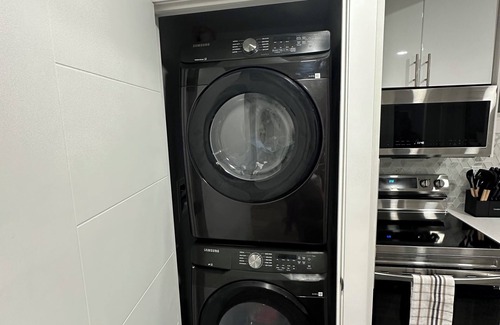 West Edmonton House | 1Bedroom Suite near West Edmonton Mall