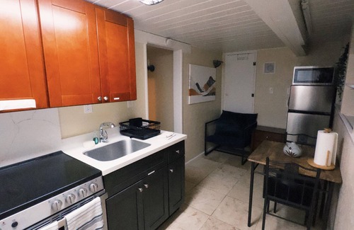 Pleasant Hill House | 1bedroomnGuest suite with separate entrance and exit , full kitchen