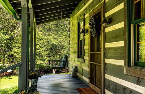 Nashville Cabin | 1BR, 1BA Log Cabin