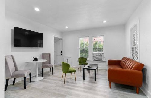Lake Eola Heights House | 1br Extended Stay Kitchen Comfort Near Airport