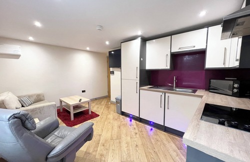 Derby Apartment | 1BR Flat with En-Suite in Derby’s Vibrant West End
