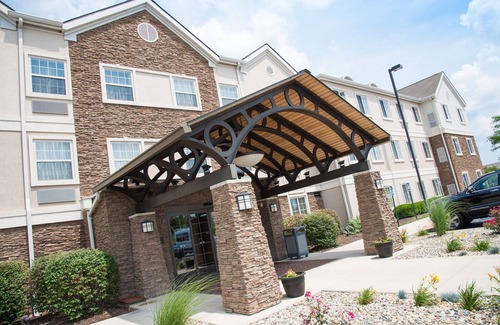 Saint Marys  Allen County Condo | 1BR King Condo | Free Breakfast + Indoor Pool
