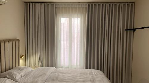 Al Ulaya Apartment | 1BR, Living Room, Olaya