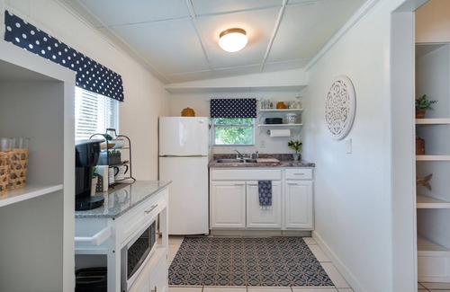 Crystal River House | 1BR NEAR WATER + HEART of CR RIVER-Manatees, Golf, Fish, Beach, Food