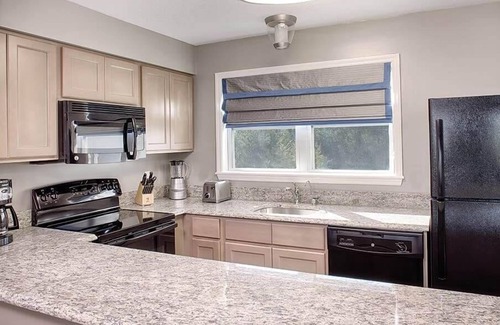 Ocean Ridge Condo | 1br Suite Condo Deep-Sea Fishing, Golf, Beach!