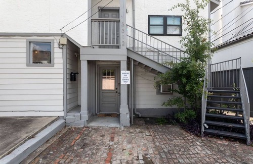 Greenway Plaza-Upper Kirby Apartment | 1BR The Queen's Gambit! Galleria, Medical Center