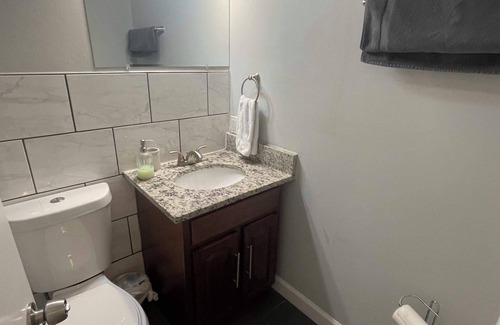 Central West End Apartment | 1BR W&D Near BJ Hospital, Forest Park, Zoo