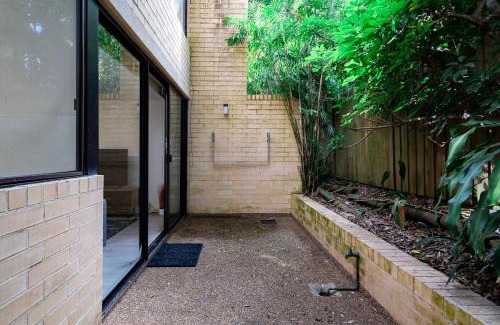 North Sydney House | 1NC Spacious Abnb-style 3Bedroom Townhouse, North Sydney Free Parking