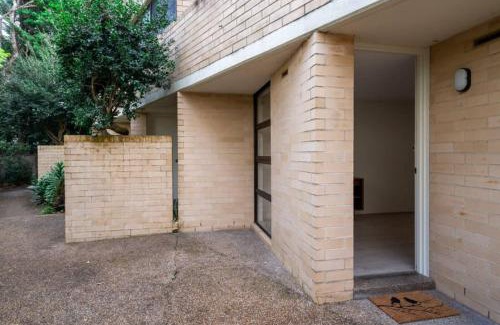 North Sydney House | 1NC Spacious Abnb-style 3Bedroom Townhouse, North Sydney Free Parking