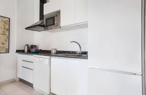 Llafranc Apartment | 1PAQ01 - Beautiful apartment in an idyllic location on the sea front opposite Llafranc beach with stunning sea views! Near restaurants, supermarkets and pharmacies.