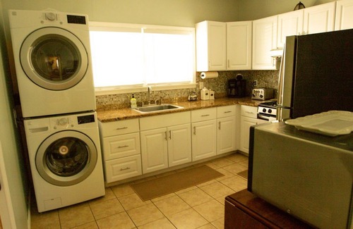 West End House | 1st Class Rentals - Munson Manor III - 5 Bedroom 2 Bathroom House