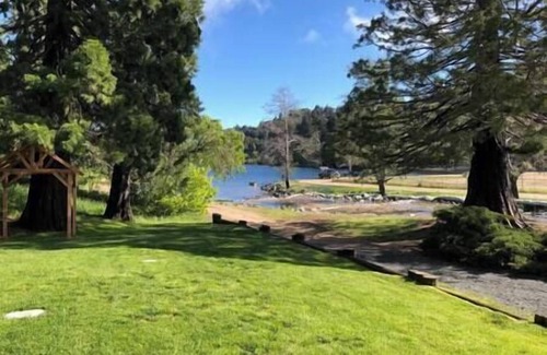 Crestline Apartment | 1st Floor - 1 mile from San Moritz Lodge