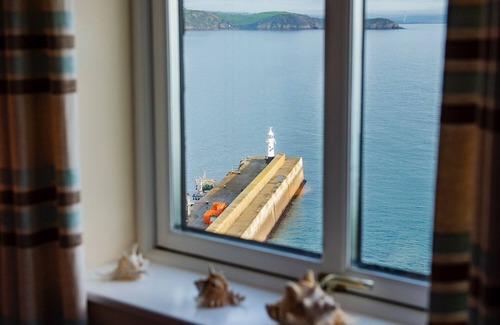 Portmellon Apartment | 1st Floor Apartment With Outstanding Sea Views With Access To Look-Out Platform