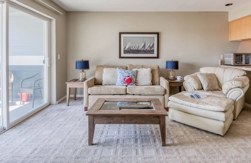 Lincoln City Condo | 1st Floor Condo on Siletz Bay, amazing views, beach access, Taft District
