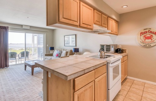 Lincoln City Condo | 1st Floor Condo on Siletz Bay, amazing views, beach access, Taft District