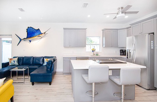 Juno Beach House | 2/2 Juno House near Beach/Intracoastal bring Boat Large outdoor area. NPB Pool