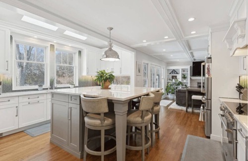 Eastport House | 2/3 bed charming Hamptons home close to beaches, restaurants, shopping & more