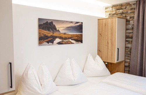 Alpendorf Apartment | 2-3 Bed Double Room Standard