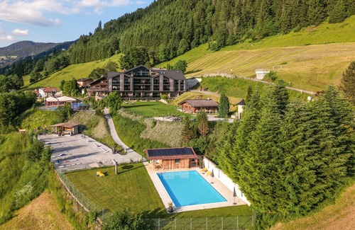 Alpendorf Apartment | 2-3 Bed Double Room Standard